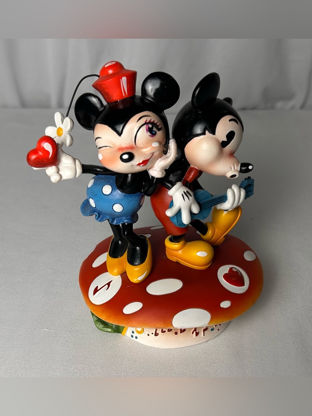 Disney Showcase Mickey and Minnie Mouse on Red Mushroom Base